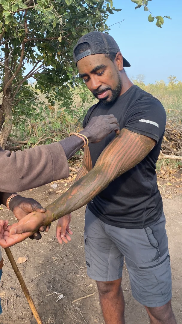 Experiência nativa Povo Mursi